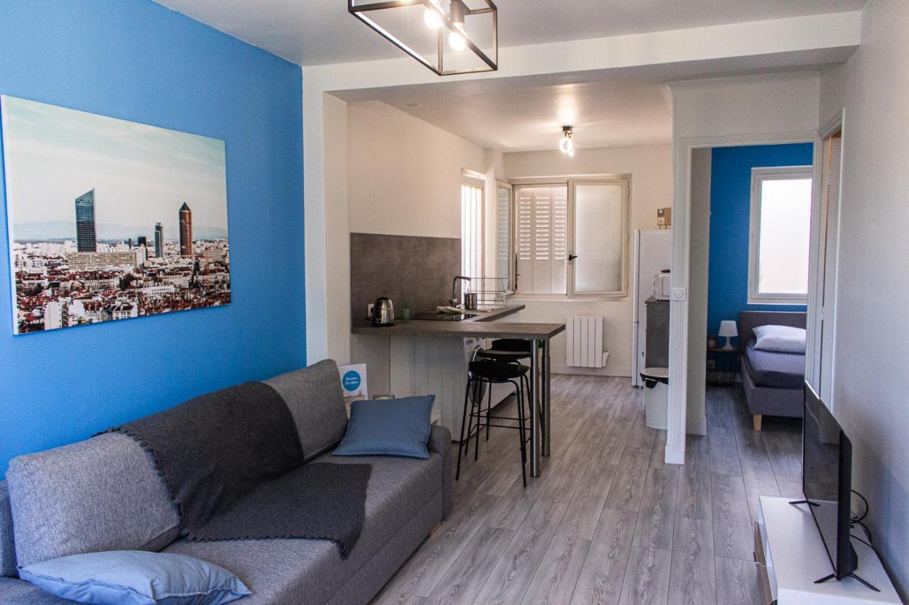 Maisonnette Avec Jardin, Parc Du Chene Apartment Bron Luaran gambar